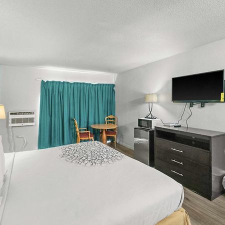 Executive Inn Rusk Экстерьер фото