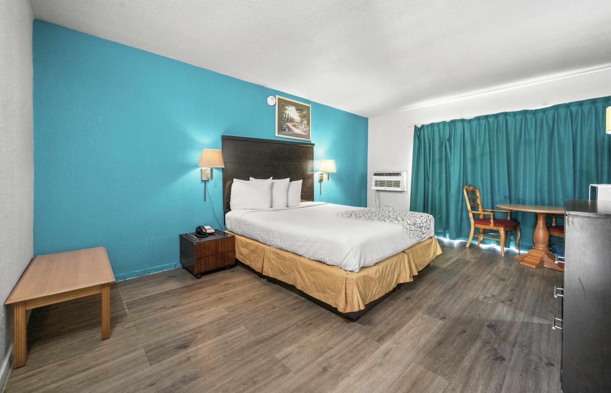 Executive Inn Rusk Экстерьер фото