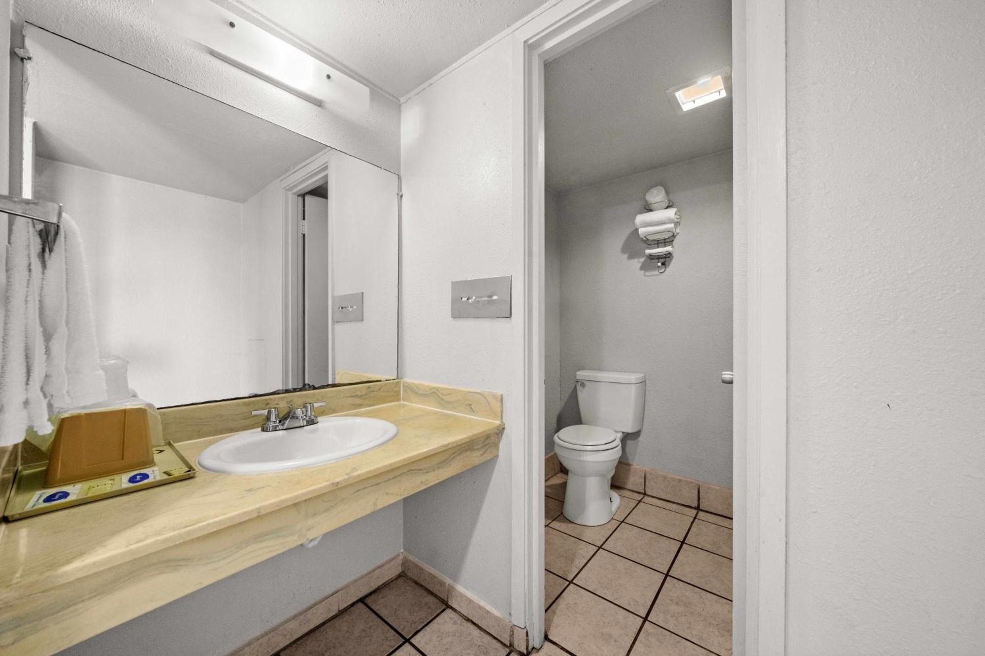 Executive Inn Rusk Экстерьер фото